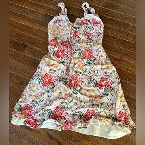 Wayf  Floral print short dress size 6